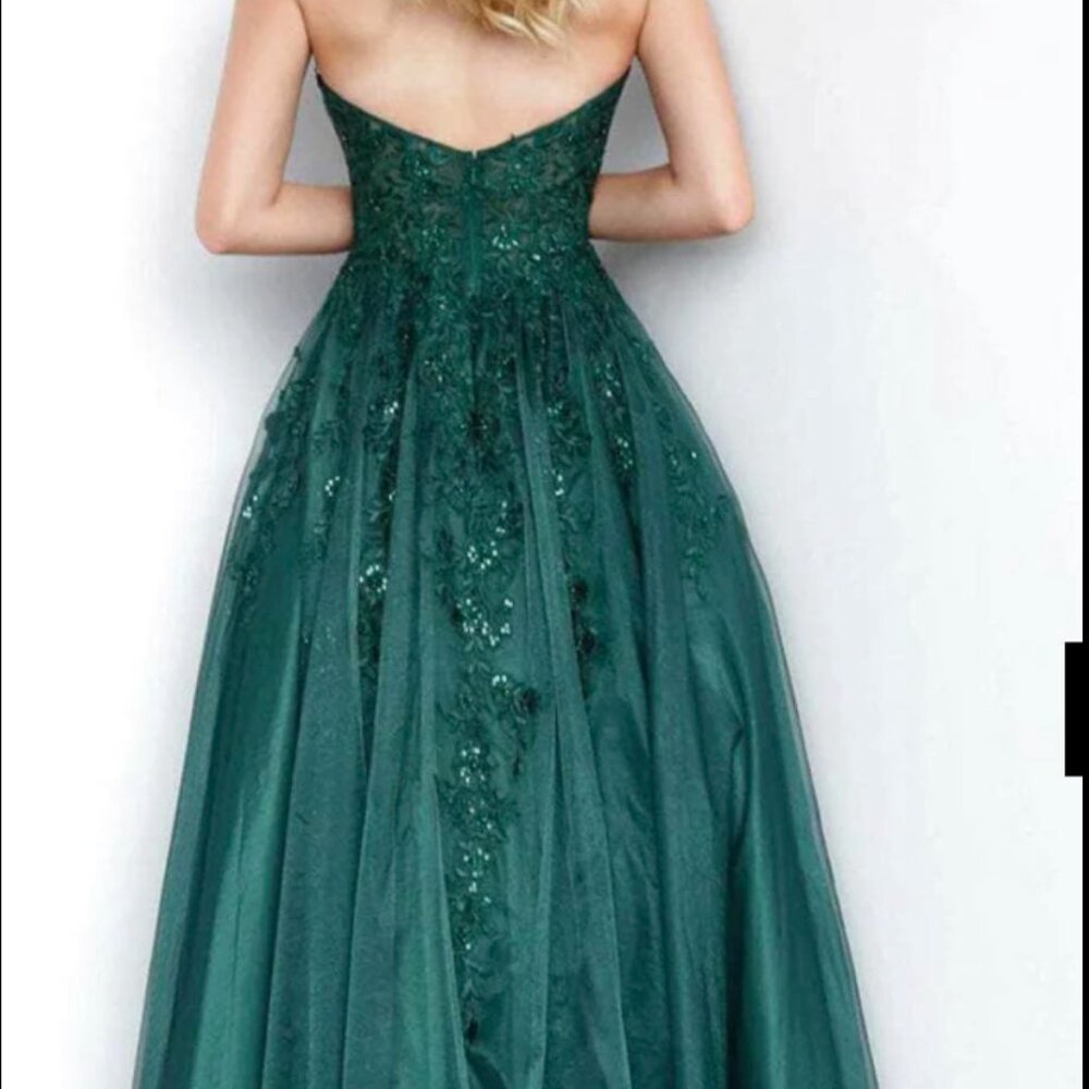 Gorgeous Jovani Green Prom Gown - Size 4 - Picture 4 of 6